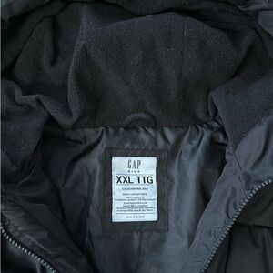 GAP Black Puffer Jacket with Synthetic Fabric and Zipper